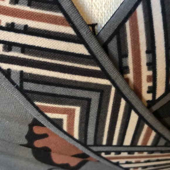 BCBGMaxazria black/ grey patterned wrap top - Picture 8 of 11